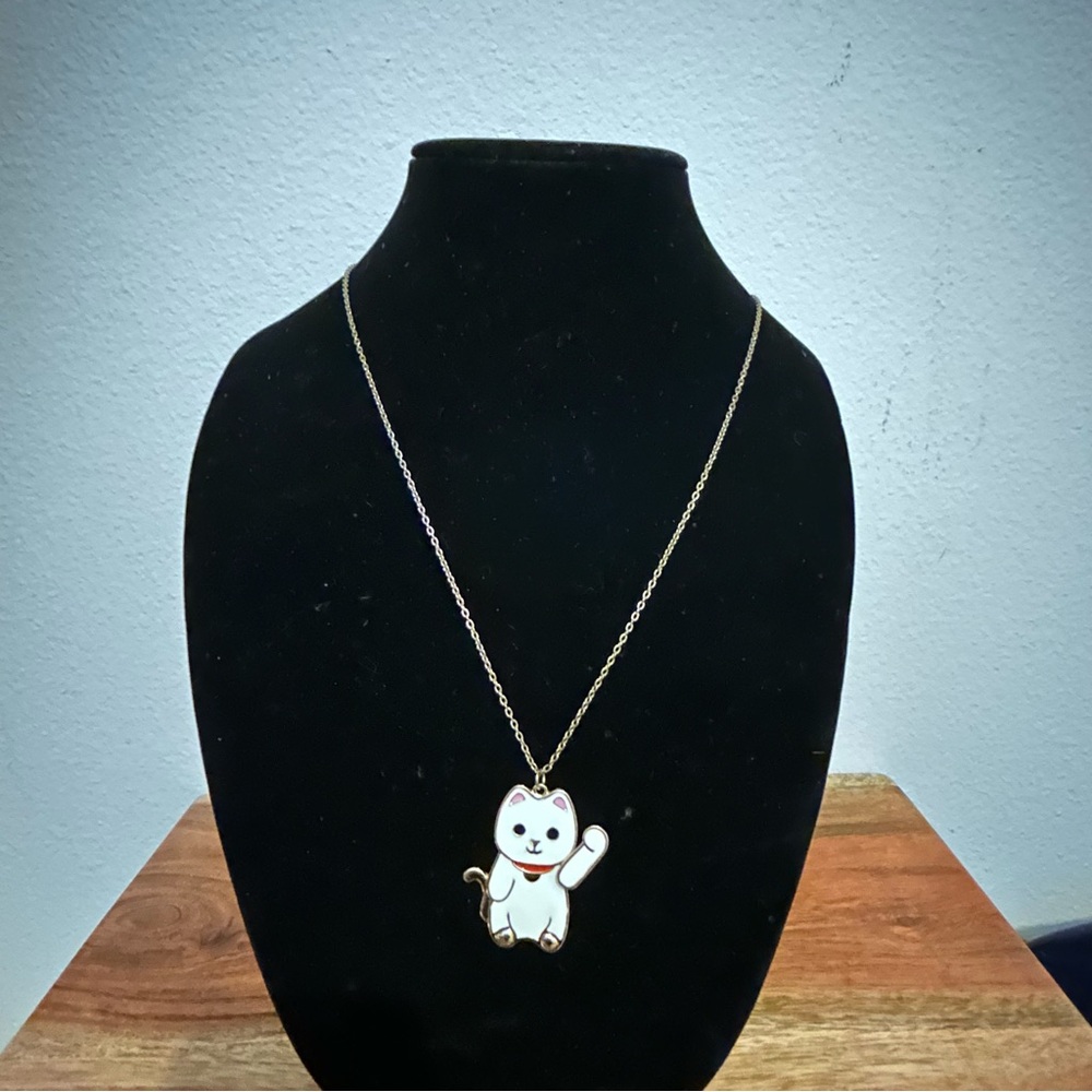Lucky Cat Pendant Necklace with Moving Arm